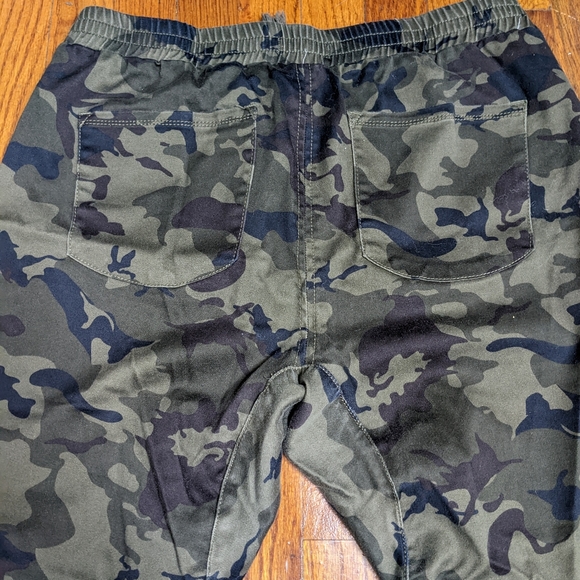 Rue 21 Women's Camo Joggers - Size XL - Picture 7 of 7